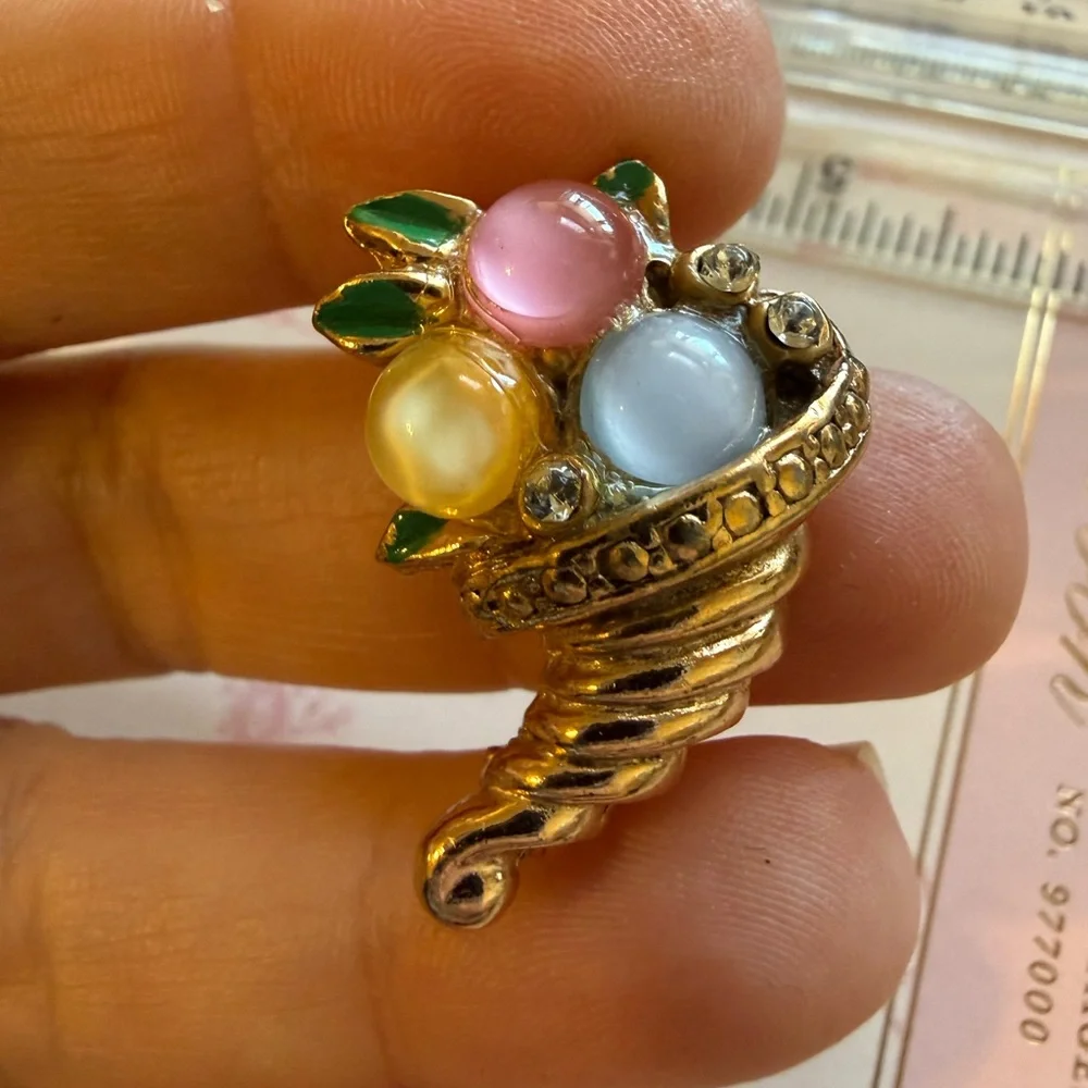 Vintage Gold Tone Cornucopia Brooch‎ Pastel Cabochon Rhinestone Horn of Plenty